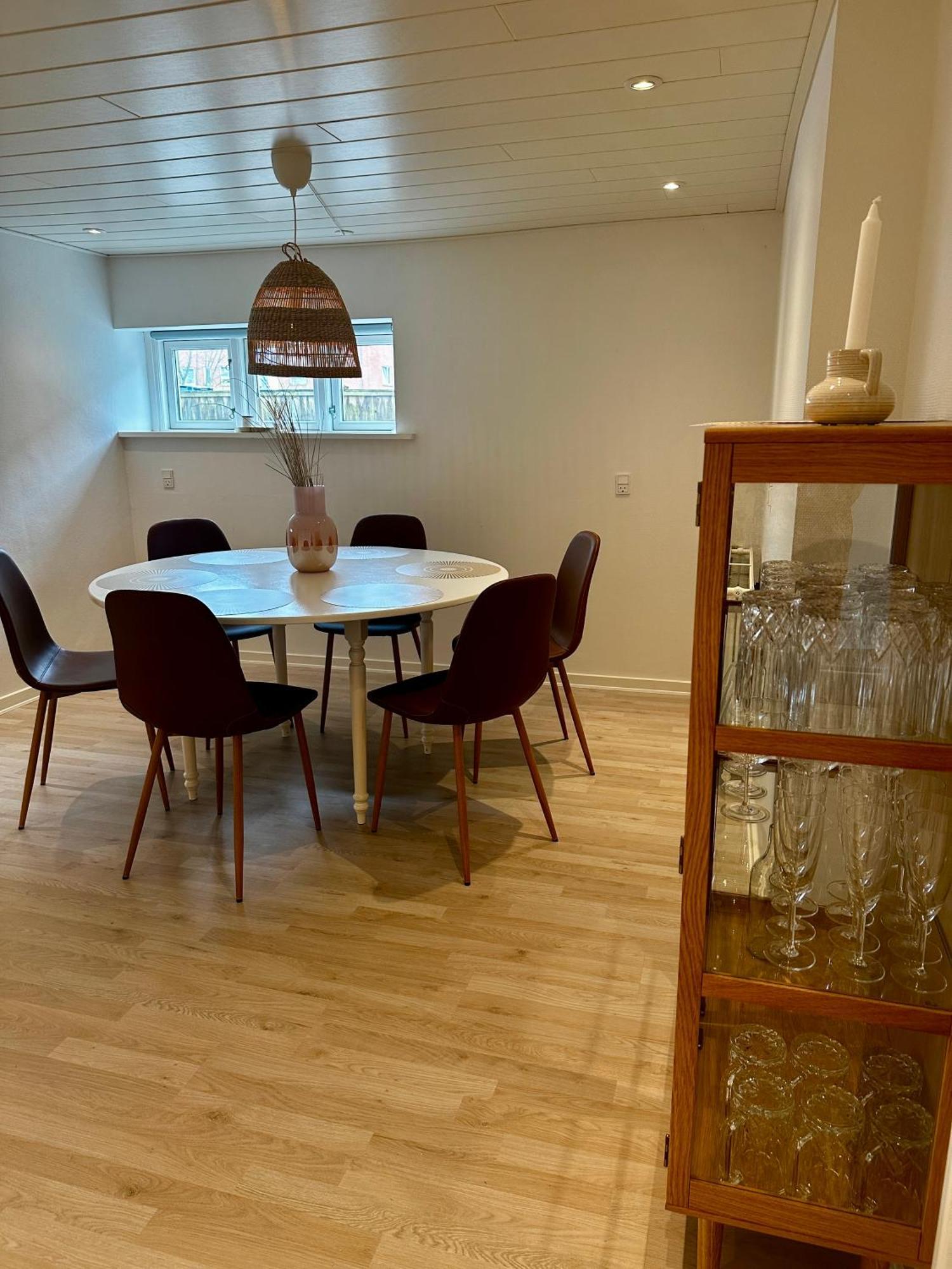 Skon Lejlighed Med Egen Terrasse Og Have Taet Pa Centrum I Skagen Kültér fotó